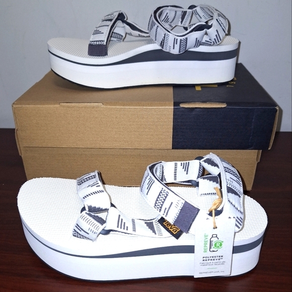 Teva Flatform Universal sandals in white. They're new with tags in original box. - Picture 1 of 8